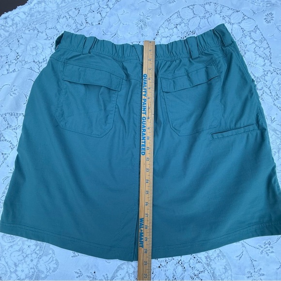 Duluth Trading Co. Teal Casual Skort. Front and back Pockets size 16W - Picture 9 of 12